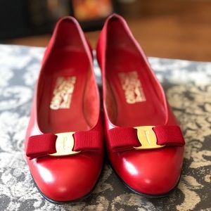 Salvatore Ferragamo Vara Pumps